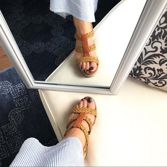 TAN CORK BRAIDED CUTOUT WEDGES! 👡 - Picture 7 of 8